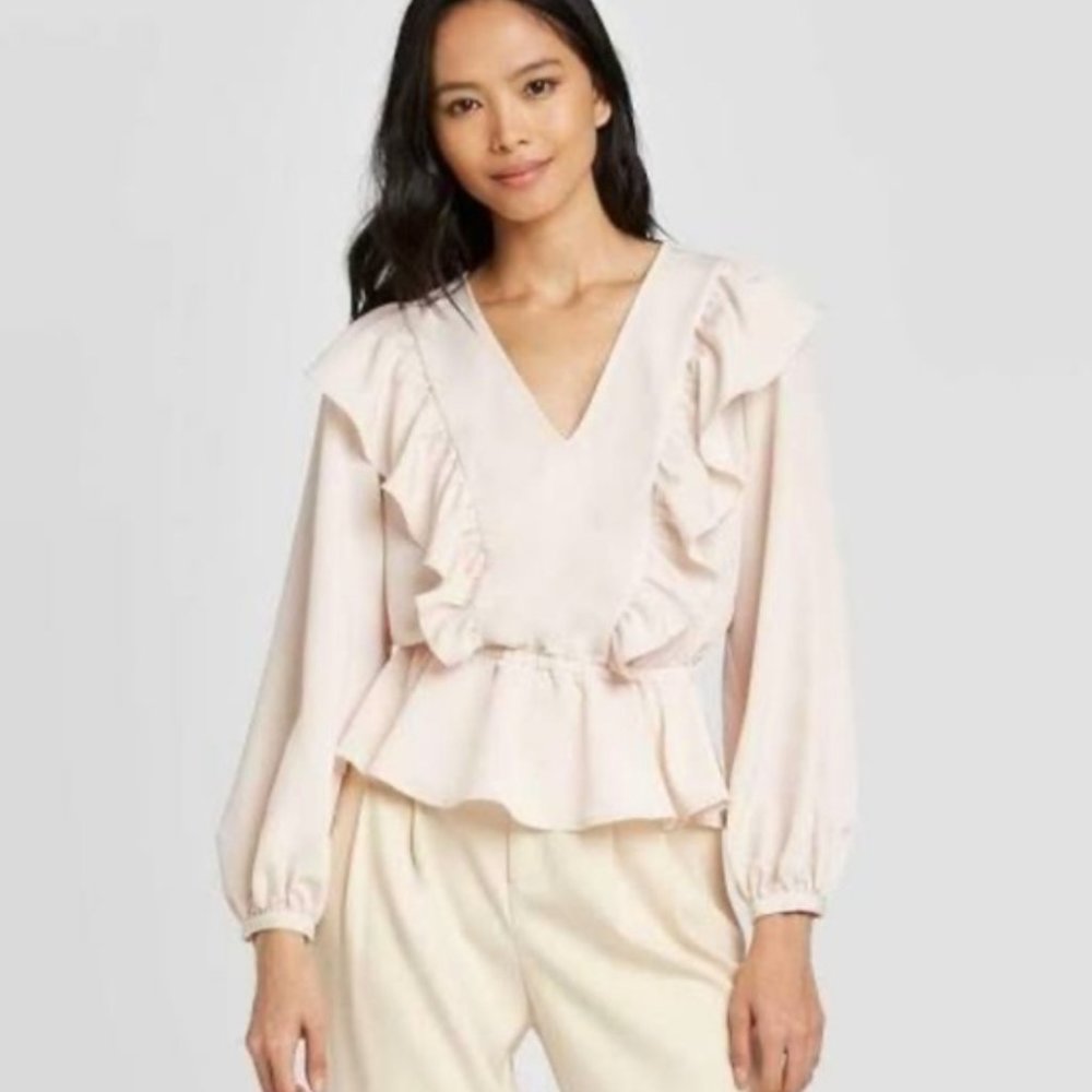 Who What Wear Women's Light Pink Ruffle Front Long Sleeve Top